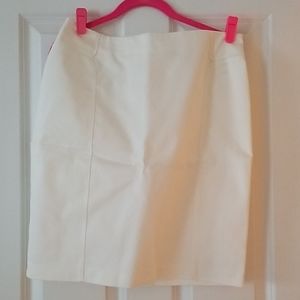 White new york and company stretch skirt